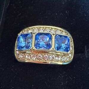 New in Box HEIDI DAUS "Posh Classic" Crystal Art Deco Ring - Sapphire Blue